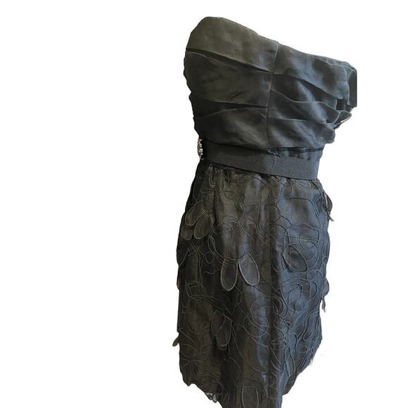 BCBGMaxazria Black Strapless, floral embroidery, Lined, Elastic Belt Size 0(#24) - Picture 3 of 5